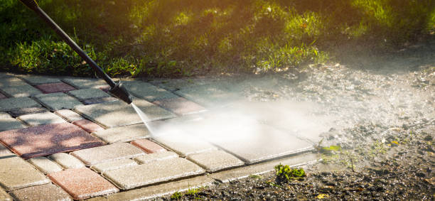 Best Graffiti Removal  in Village Green, NY